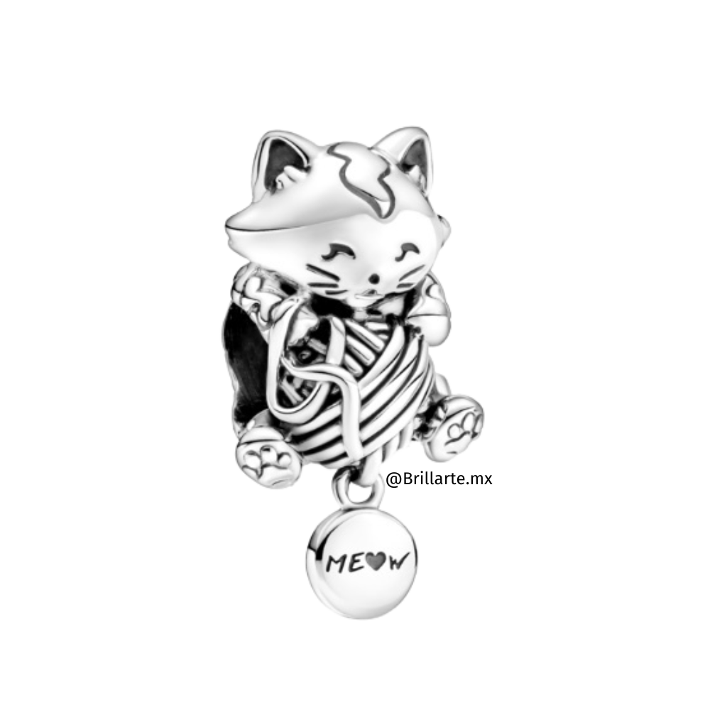 Charm gatito y bola de estambre