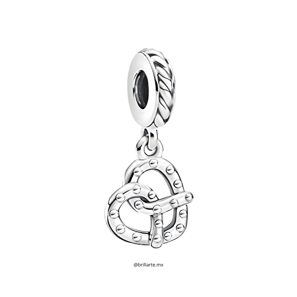 Charm pretzel