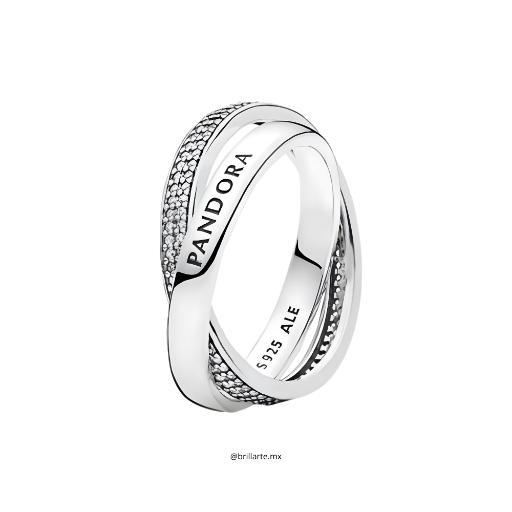 Anillo entrelazado con logo