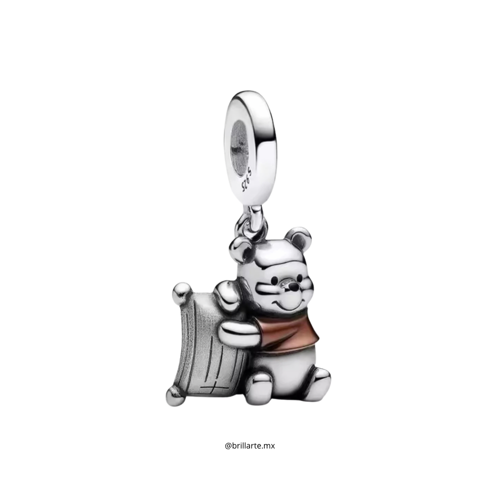 Charm Winnie Pooh con cojín