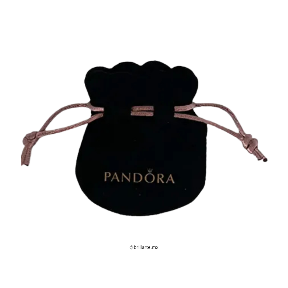 Saquito negro con logo Pandora