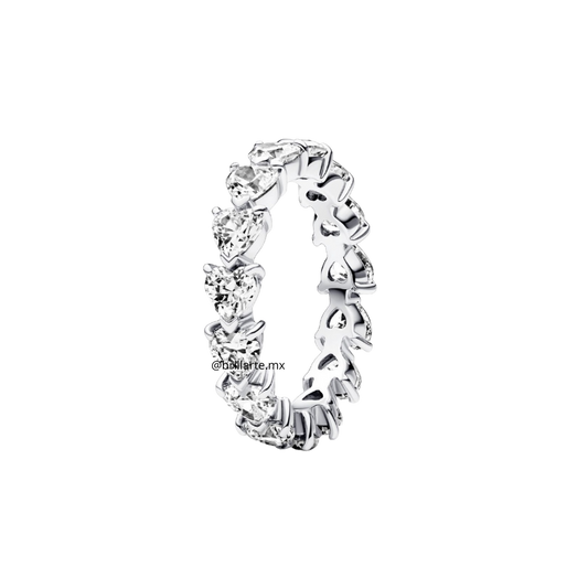 Anillo eternidad fila de corazones