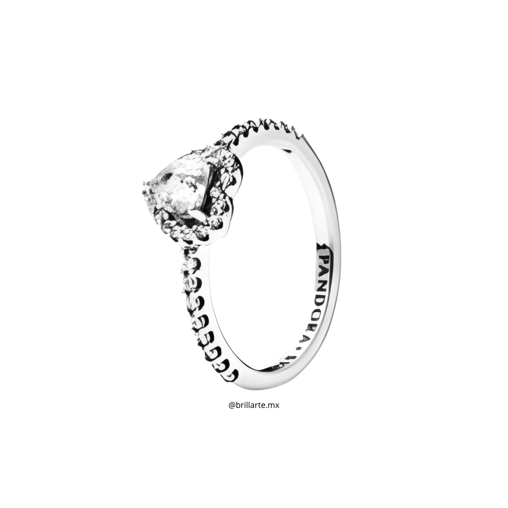 Anillo de corazón resplandeciente
