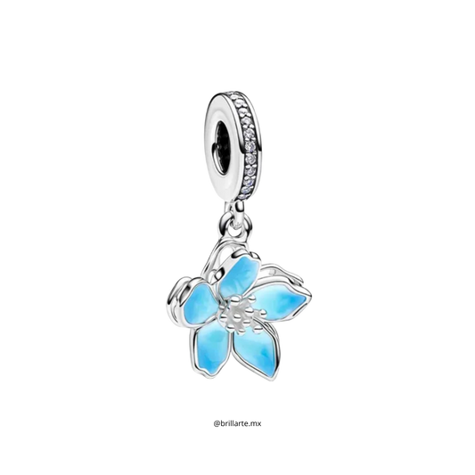 Charm flor de cerezo azul